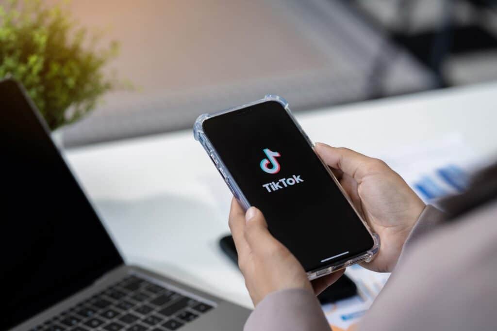 Лучшие платформы для накрутки просмотров в Tik Tok в 2026 году