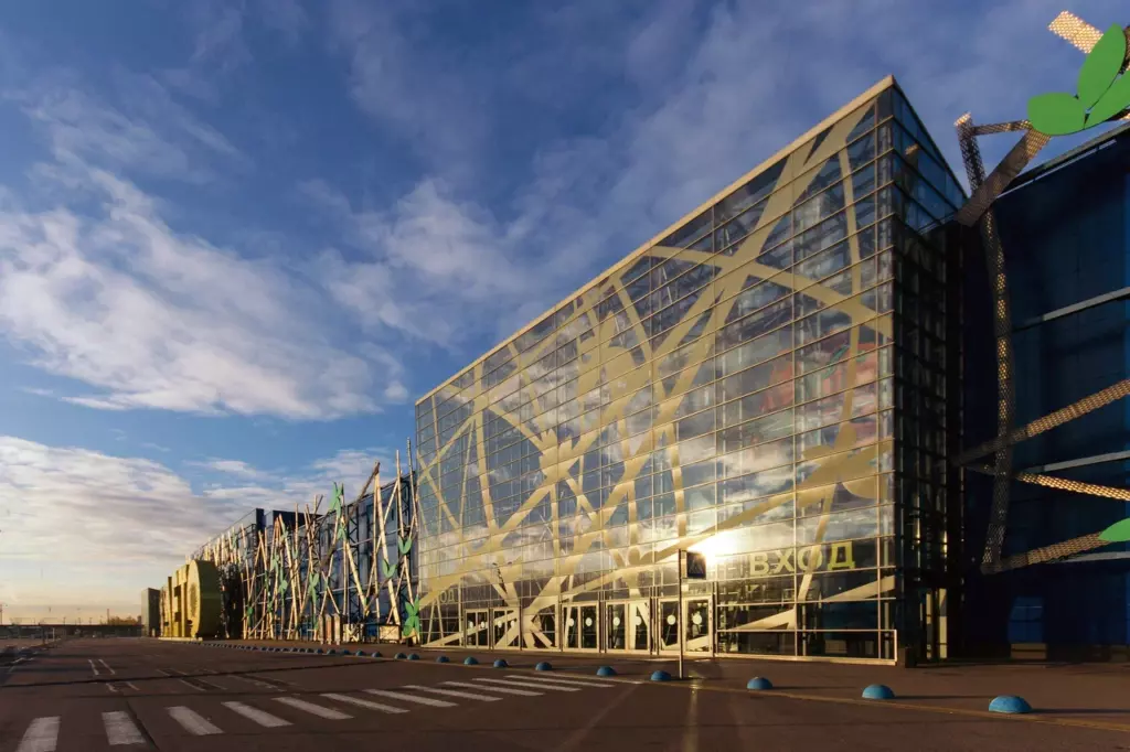 Indoor реклама в 2026: новая парадигма работы с каналом